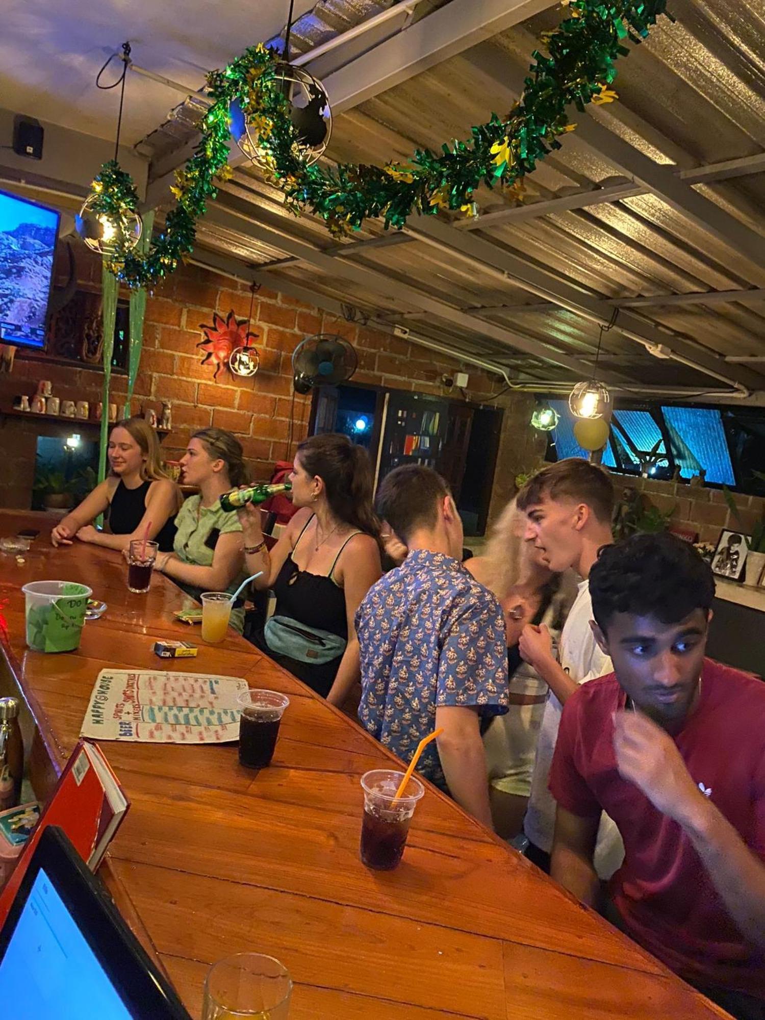 Happy House Backpackers Ostello Pai Esterno foto