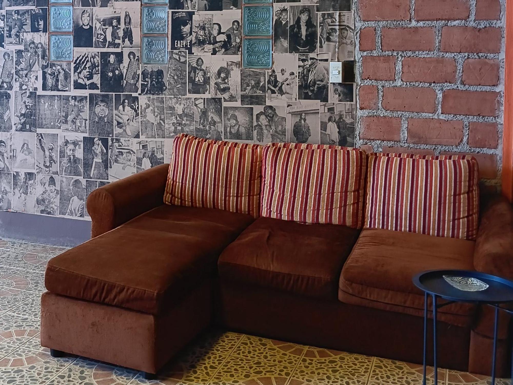 Happy House Backpackers Ostello Pai Esterno foto