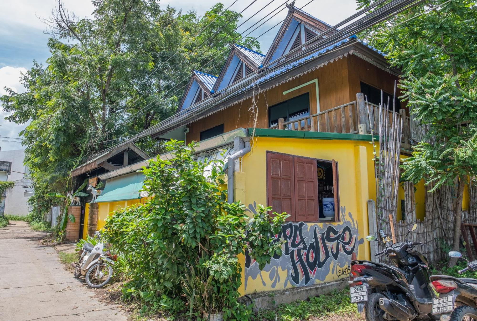 Happy House Backpackers Ostello Pai Esterno foto