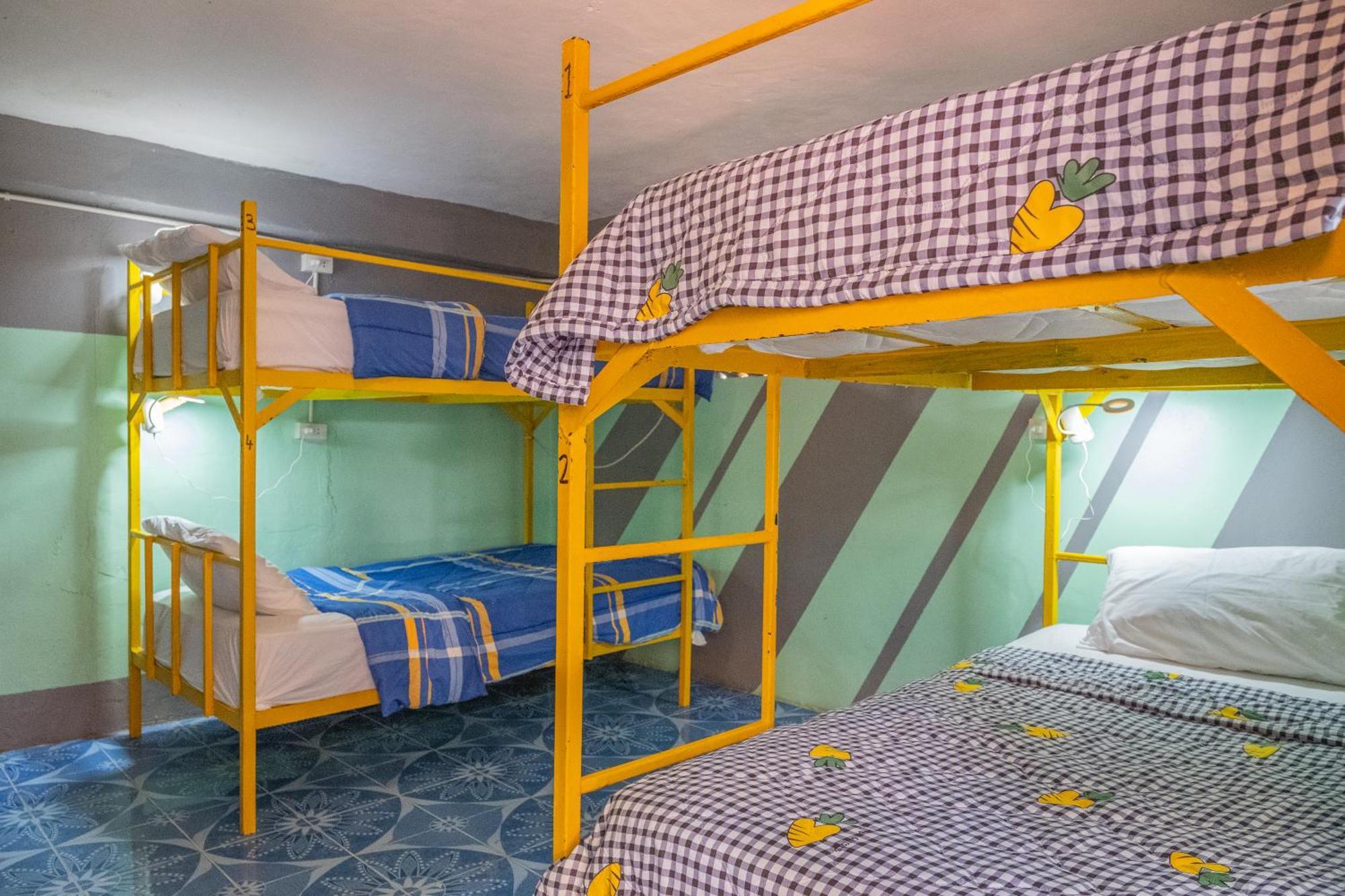 Happy House Backpackers Ostello Pai Esterno foto