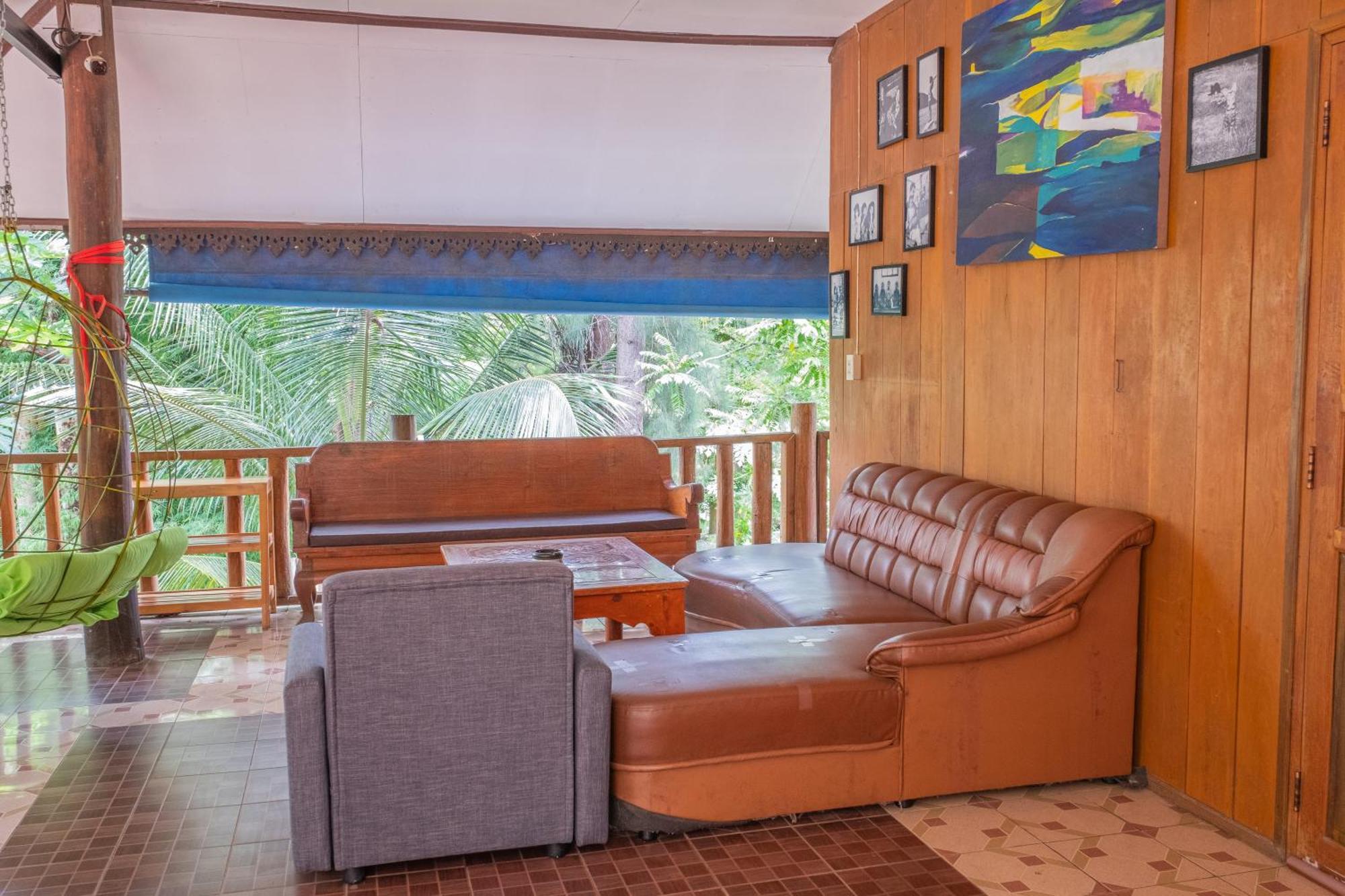 Happy House Backpackers Ostello Pai Esterno foto