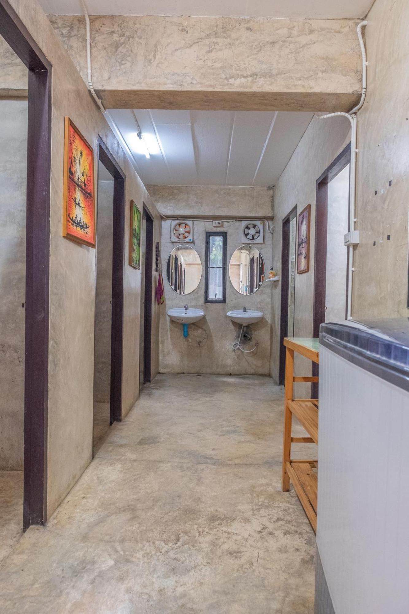 Happy House Backpackers Ostello Pai Esterno foto