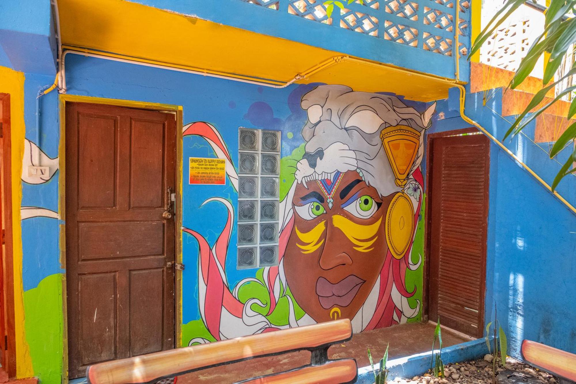Happy House Backpackers Ostello Pai Esterno foto