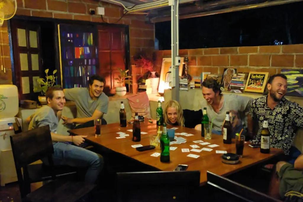 Happy House Backpackers Ostello Pai Esterno foto