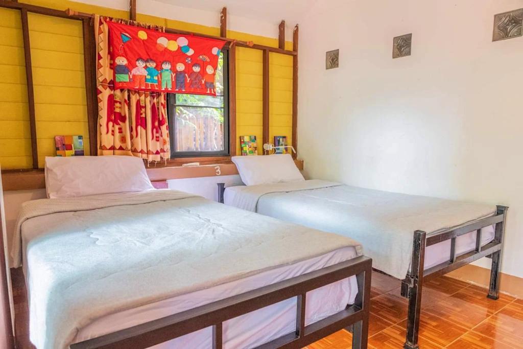 Happy House Backpackers Ostello Pai Esterno foto