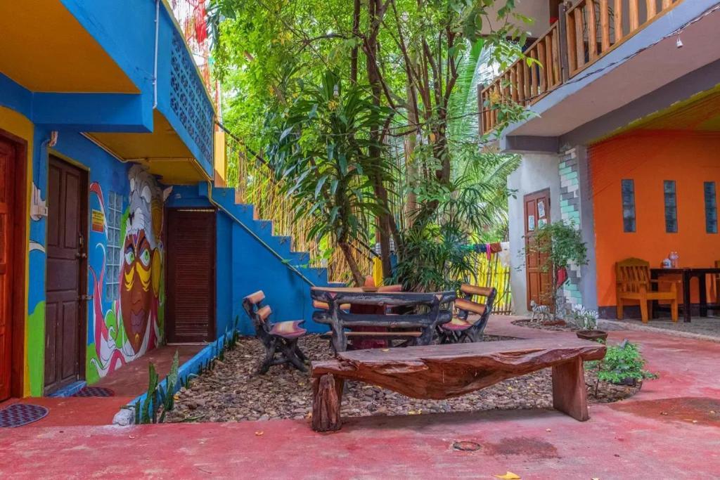 Happy House Backpackers Ostello Pai Esterno foto